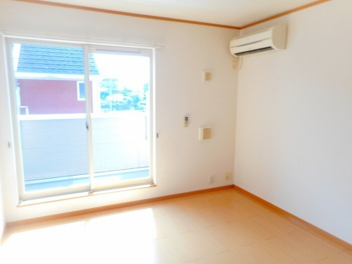 物件内観写真2　(居室)