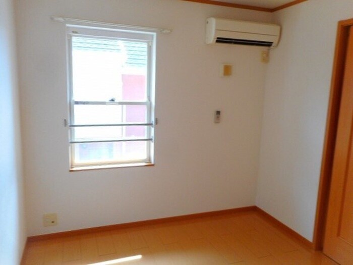 物件内観写真3　(居室)