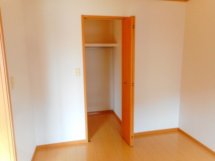 物件内観写真4　(収納)