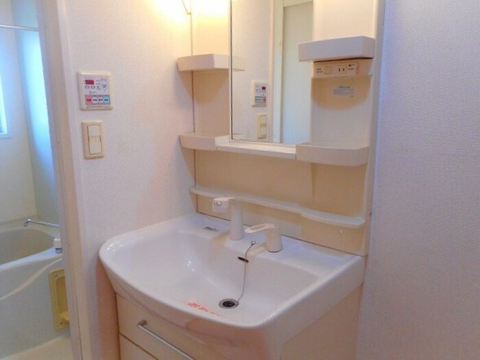 物件内観写真8　(洗面)