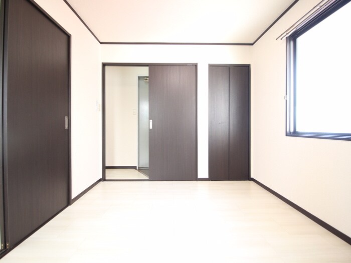 物件内観写真9　(居室)