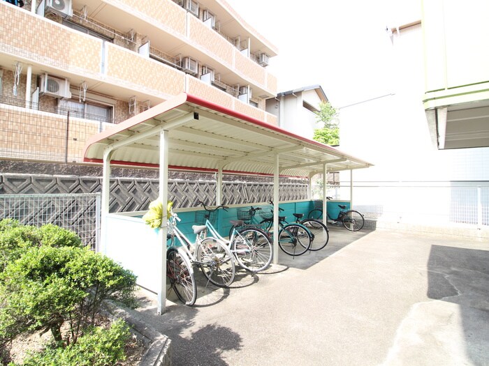 物件外観写真2　(駐輪場)