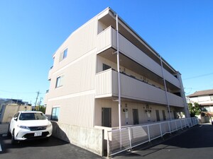 ロイヤル久方外観写真