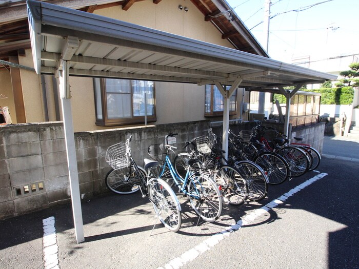 物件外観写真5　(駐輪場)