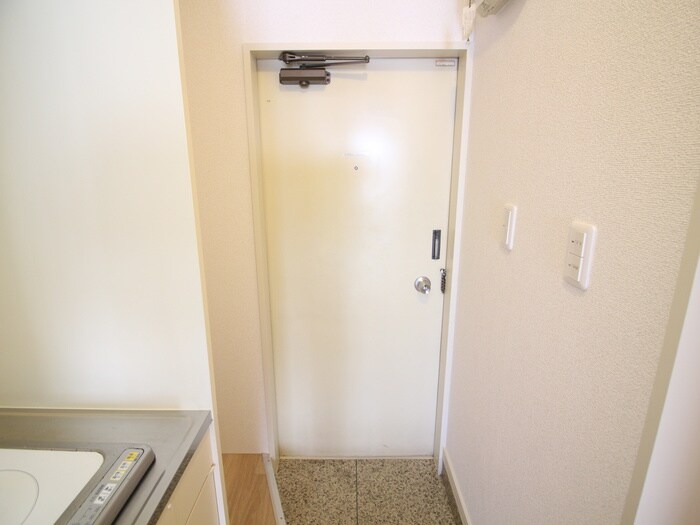 物件内観写真16　(玄関)