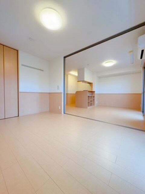 物件内観写真8　(居室)