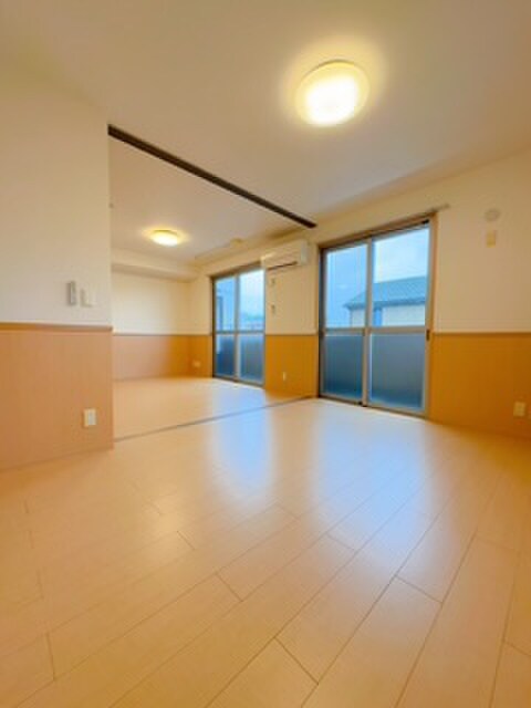 物件内観写真9　(居室)