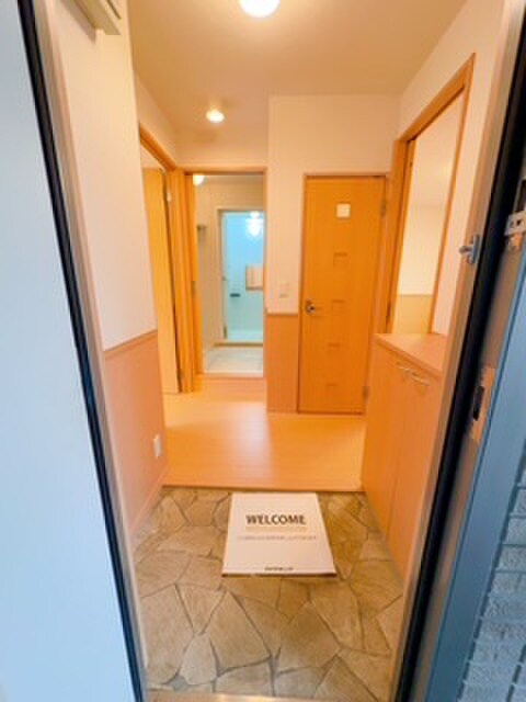 物件内観写真17　(玄関)