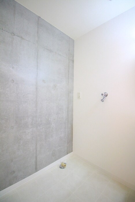 物件内観写真10　(洗濯機置場)