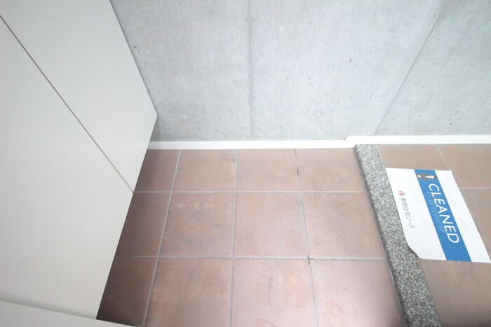 物件内観写真16　(玄関)