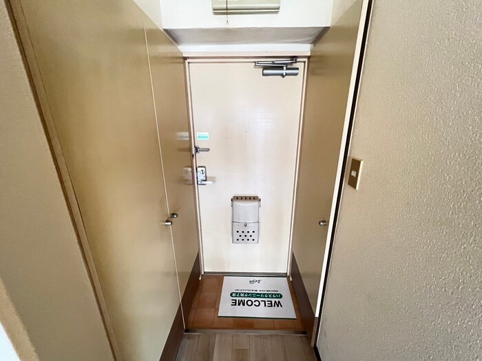 物件内観写真17　(玄関)