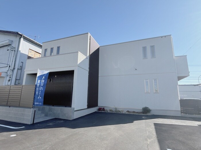 物件外観写真1　(外観写真)