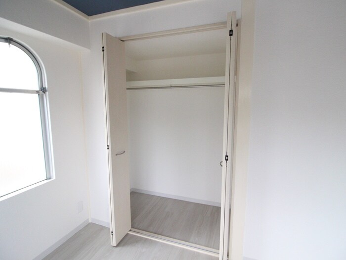 物件内観写真12　(収納)
