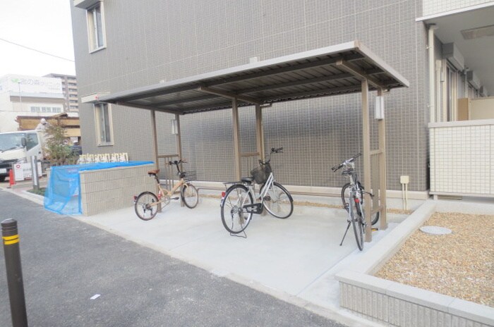 物件外観写真3　(駐輪場)