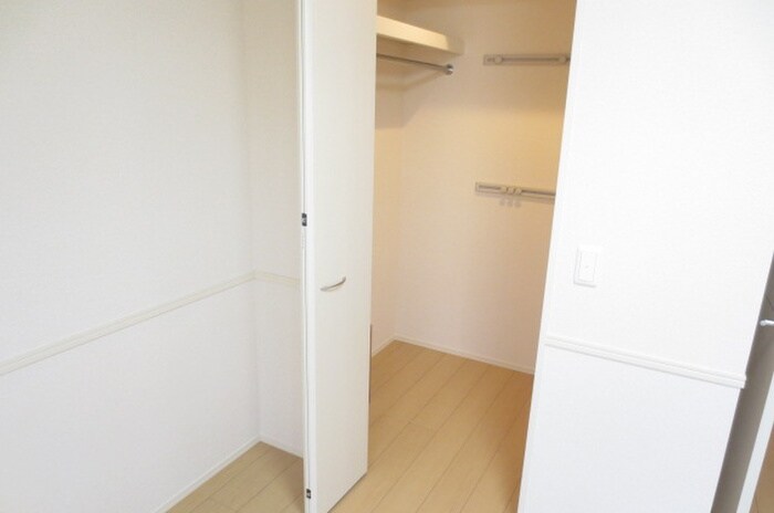 物件内観写真12　(収納)
