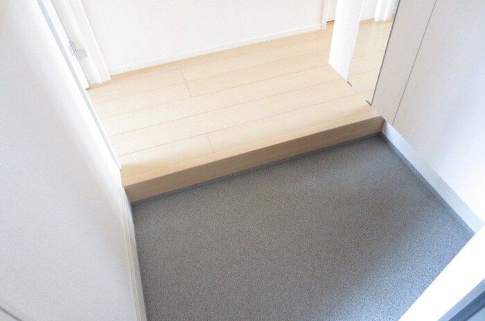 物件内観写真16　(玄関)