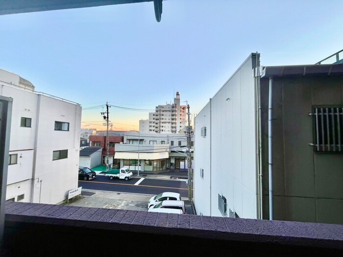 物件内観写真22　(室内からの展望)