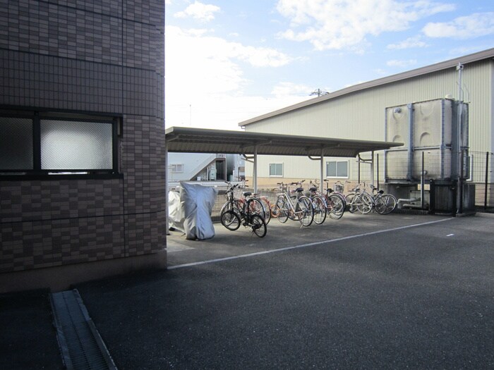 物件外観写真6　(駐輪場)