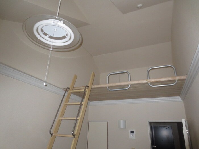 物件内観写真9　(ロフト)