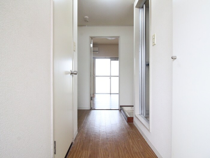 物件内観写真16　(廊下)