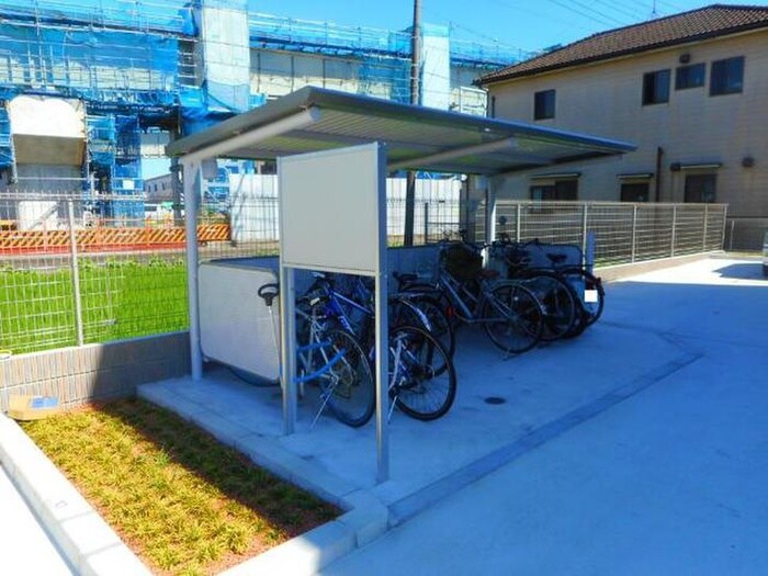 物件外観写真2　(駐輪場)