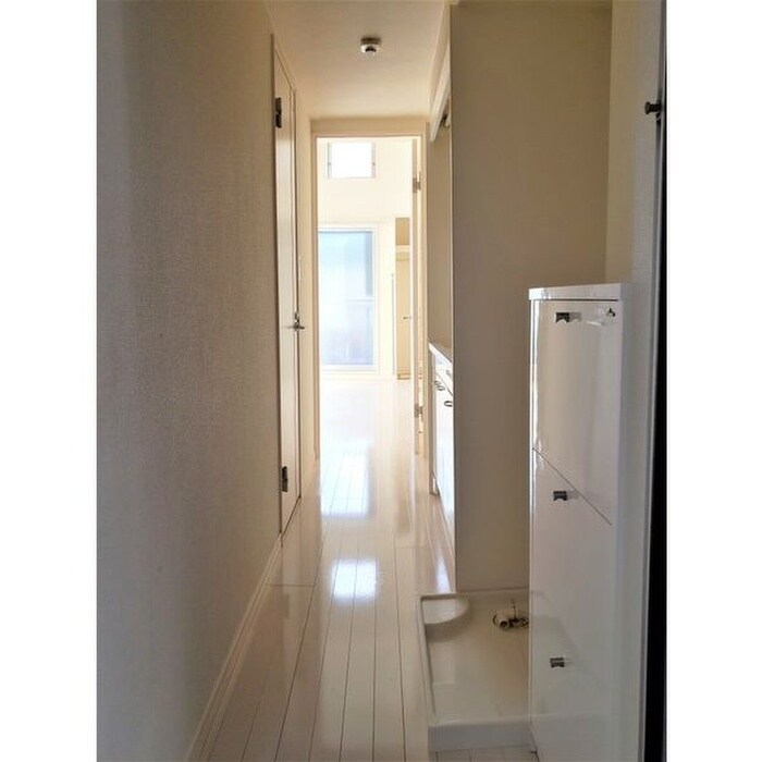 物件内観写真5　(玄関)