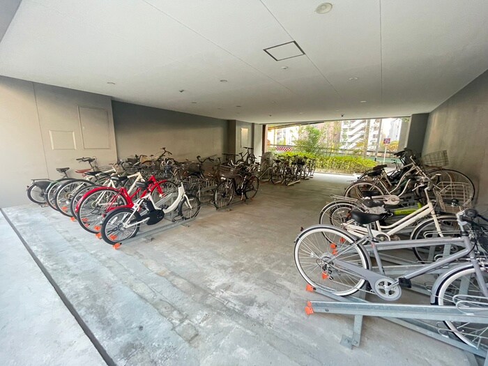 物件外観写真5　(駐輪場)