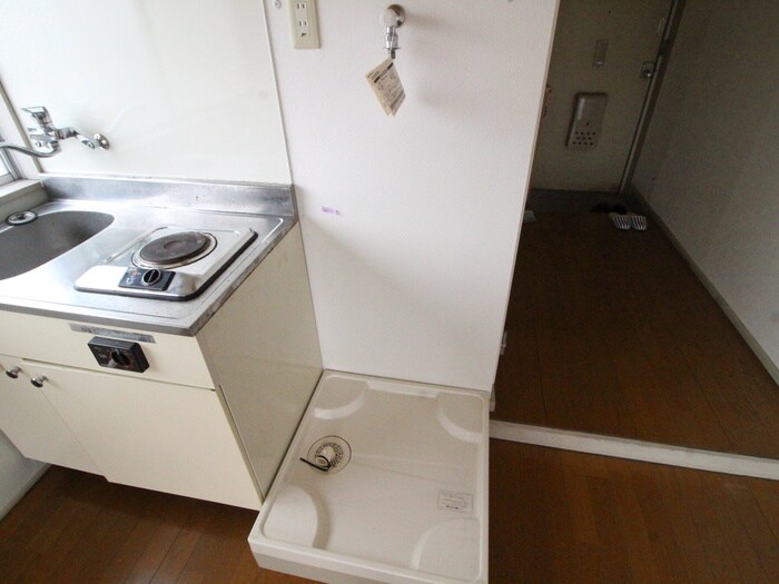 物件内観写真13　(洗濯機置場)