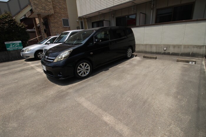 物件外観写真5　(駐車場)