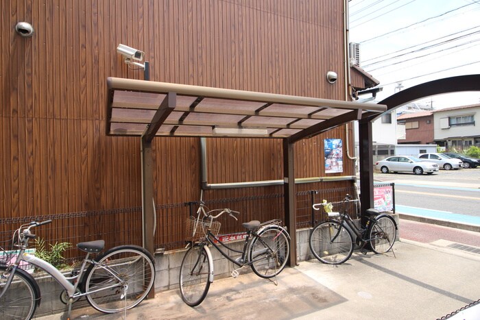 物件外観写真6　(駐輪場)