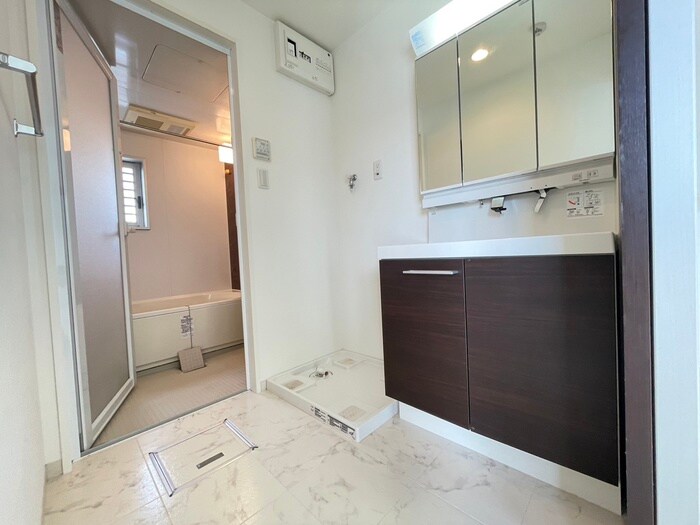 物件内観写真12　(洗濯機置場)