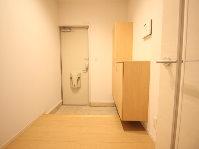 物件内観写真21　(玄関)