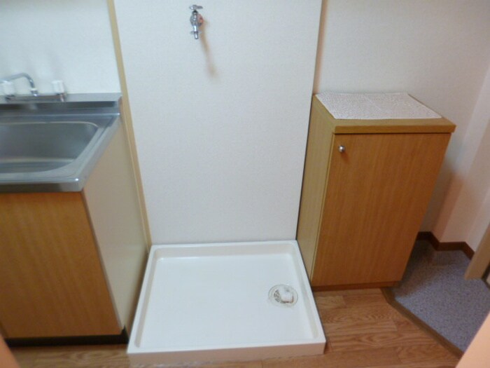 物件内観写真11　(洗濯機置場)