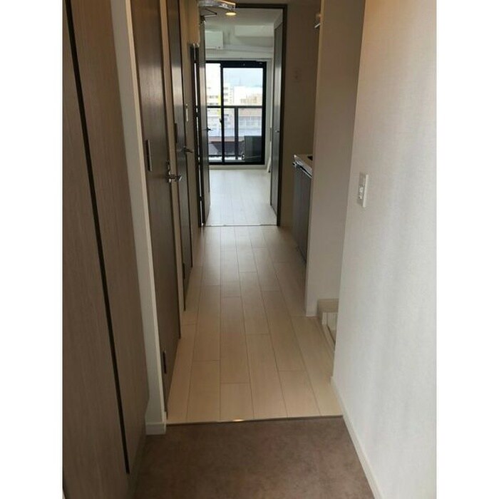 物件内観写真16　(玄関)