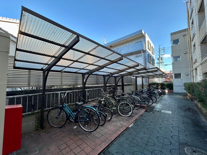 物件外観写真3　(駐輪場)