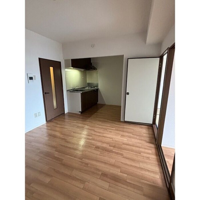 物件内観写真2　(居室)