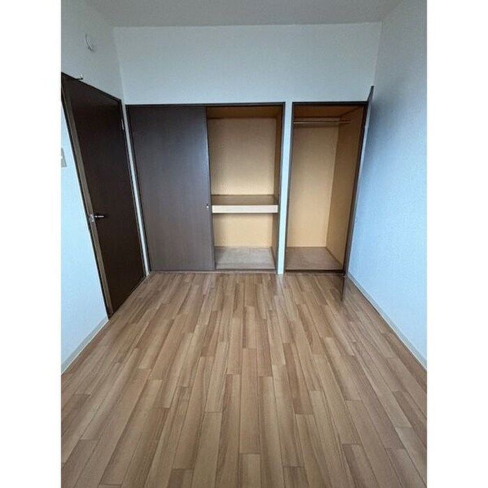 物件内観写真4　(居室)