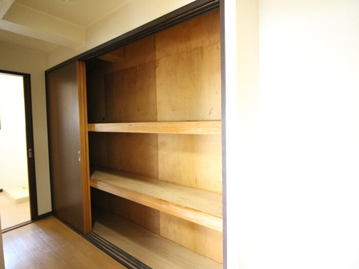 物件内観写真10　(収納)