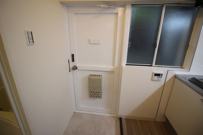 物件内観写真17　(玄関)