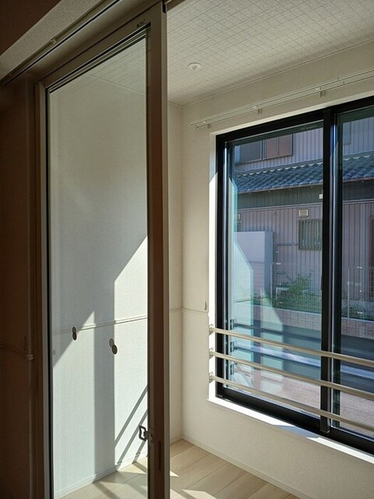 物件内観写真14　(玄関)