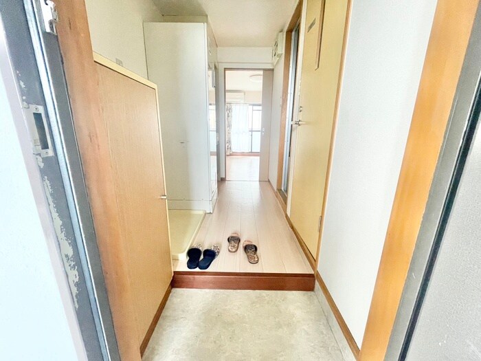 物件内観写真13　(玄関)