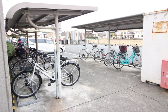物件外観写真6　(駐輪場)