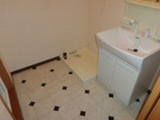 物件内観写真12　(洗濯機置場)