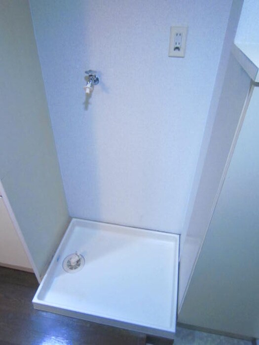 物件内観写真13　(洗濯機置場)