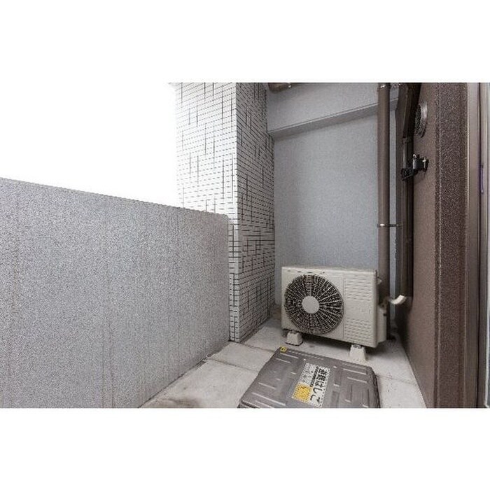 物件内観写真16　(洗濯機置場)