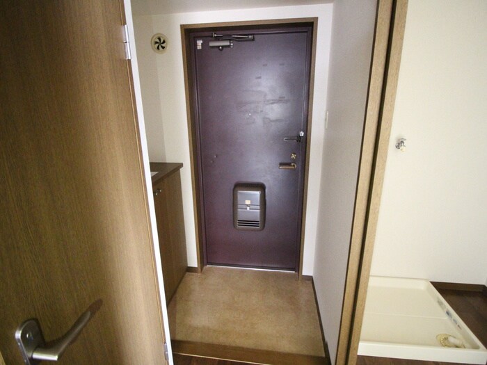 物件内観写真22　(玄関)
