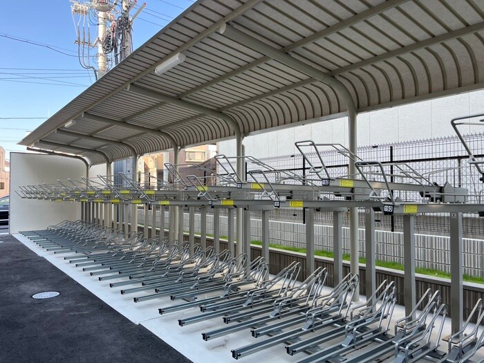 物件外観写真3　(駐輪場)