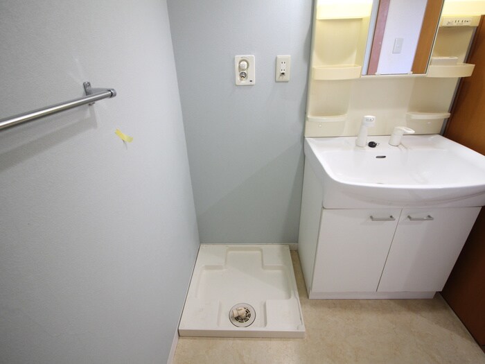 物件内観写真14　(洗濯機置場)