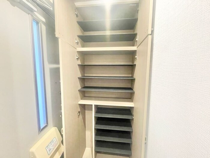 物件内観写真19　(靴箱)