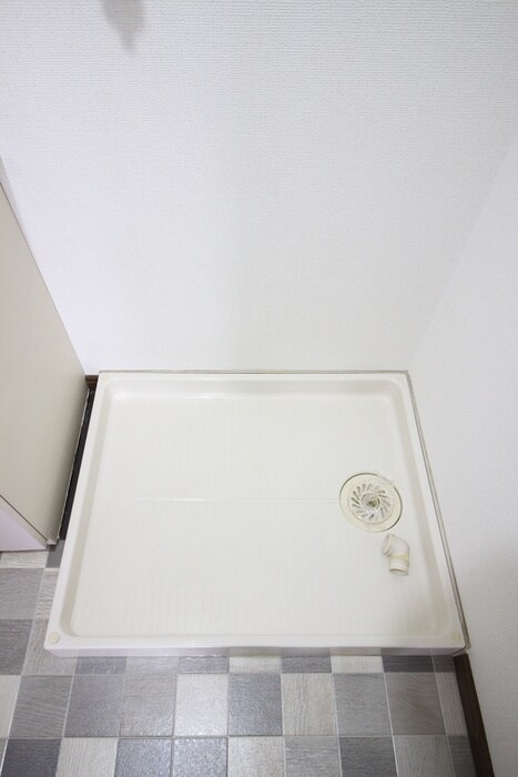 物件内観写真10　(洗濯機置場)